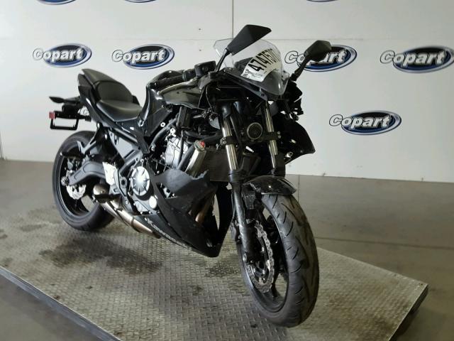 JKAEXEJ16HDA01886 - 2017 KAWASAKI EX650 J შავი ფოტო 1