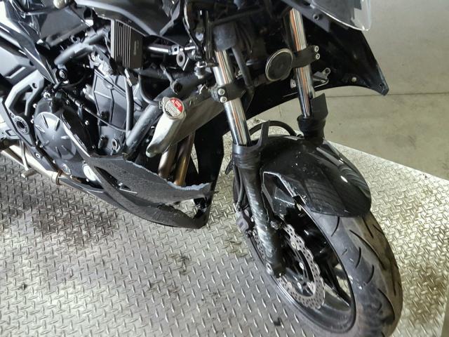 JKAEXEJ16HDA01886 - 2017 KAWASAKI EX650 J შავი ფოტო 9