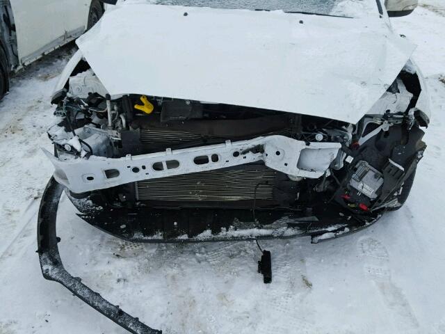 1FADP3F20GL322949 - 2016 FORD FOCUS SE WHITE photo 9