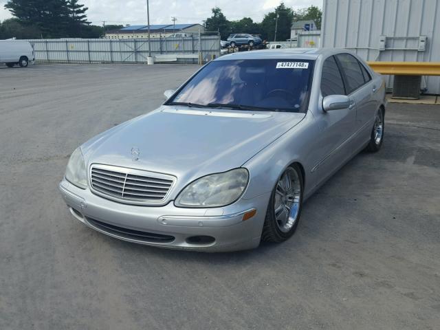 WDBNG78J22A245143 - 2002 MERCEDES-BENZ S 600 SILVER photo 2