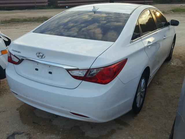 5NPEB4AC0DH698361 - 2013 HYUNDAI SONATA GLS WHITE photo 4