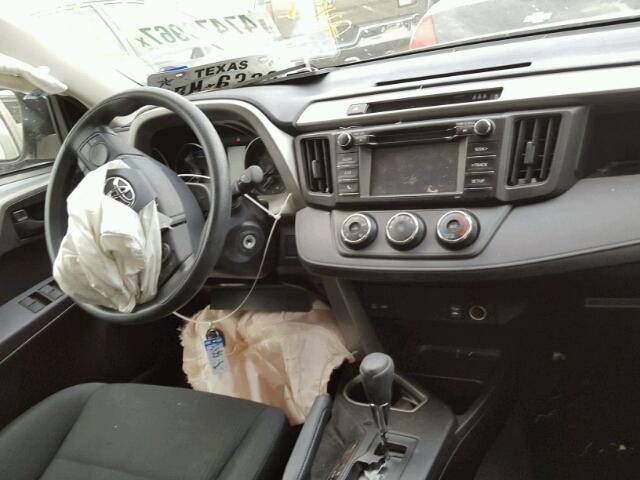 2T3ZFREV4HW343268 - 2017 TOYOTA RAV4 LE Gümüş foto 9