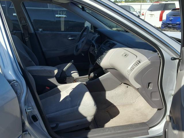 1HGCF86631A114349 - 2001 HONDA ACCORD VAL SILVER photo 5