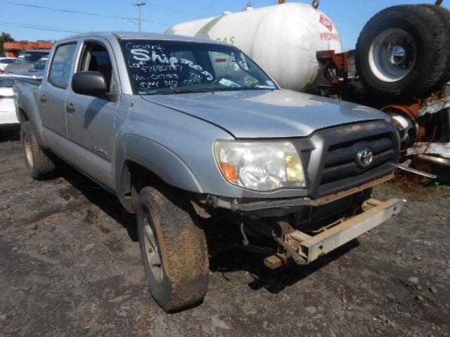 5TELU42N25Z017133 - 2005 TOYOTA TACOMA DOU SILVER photo 1