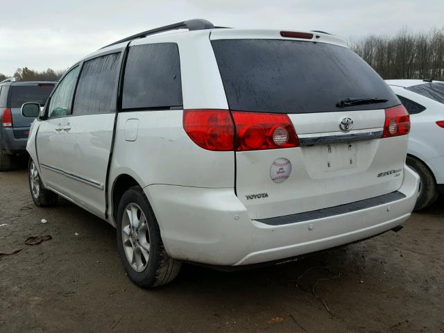 5TDBA22C66S070682 - 2006 TOYOTA SIENNA XLE WHITE photo 3