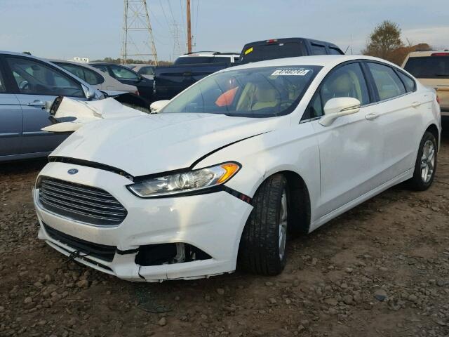 3FA6P0HR6DR149985 - 2013 FORD FUSION SE WHITE photo 2