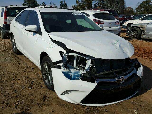 4T1BF1FK0HU290956 - 2017 TOYOTA CAMRY LE WHITE photo 1