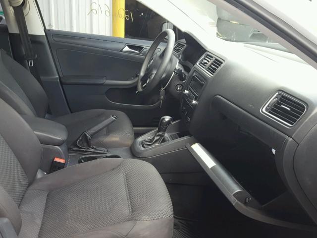 3VW2K7AJ9DM291763 - 2013 VOLKSWAGEN JETTA BASE Սպիտակ լուսանկար 5