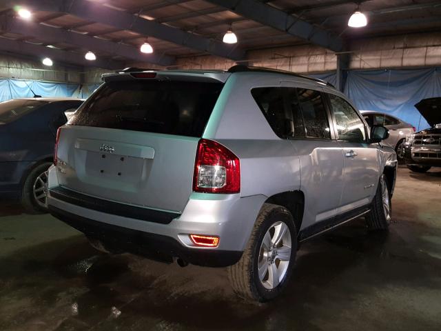 1C4NJDBB1CD502618 - 2012 JEEP COMPASS SP 银色 照片 4