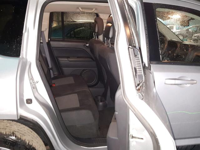 1C4NJDBB1CD502618 - 2012 JEEP COMPASS SP 银色 照片 6