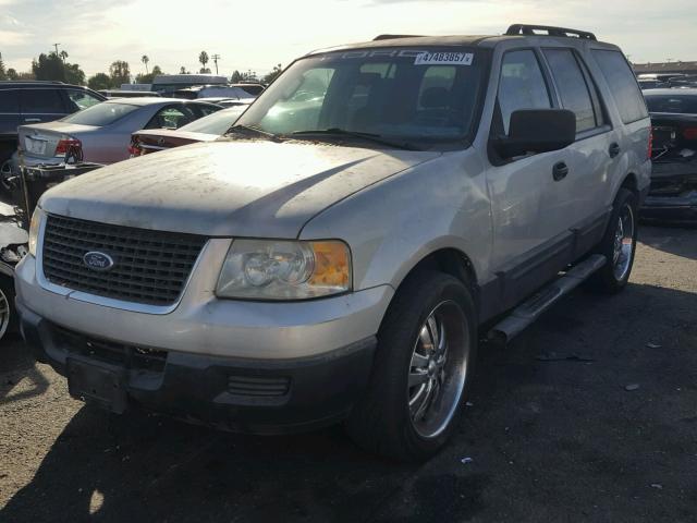 1FMPU13585LA26668 - 2005 FORD EXPEDITION GRAY photo 2