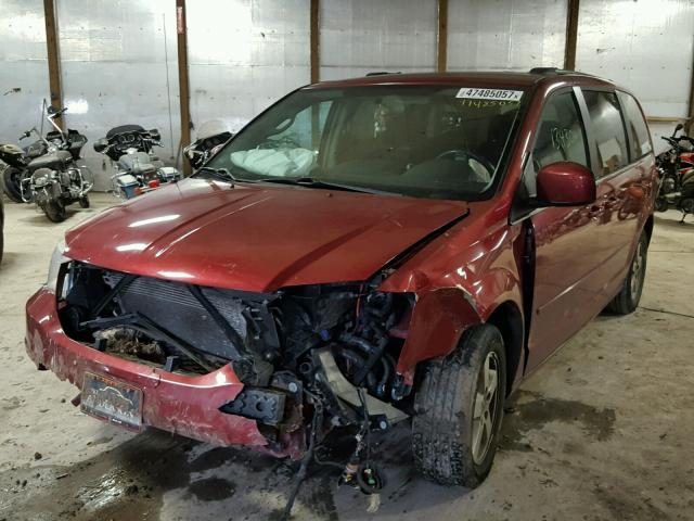 2D4RN5DG0BR689515 - 2011 DODGE GRAND CARA MAROON photo 2