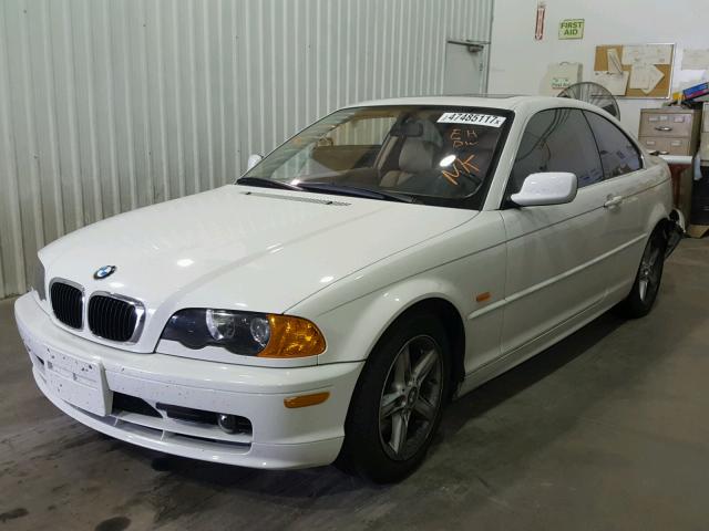 WBABN33452PG58384 - 2002 BMW 325 CI WHITE photo 2