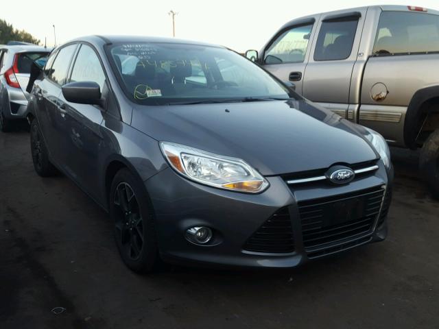 1FAHP3K2XCL229020 - 2012 FORD FOCUS SE GRAY photo 1