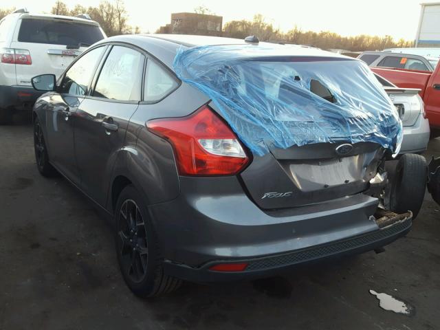 1FAHP3K2XCL229020 - 2012 FORD FOCUS SE GRAY photo 3