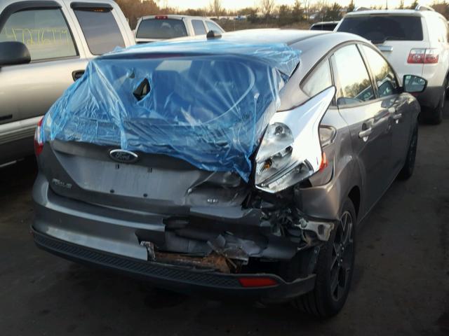 1FAHP3K2XCL229020 - 2012 FORD FOCUS SE GRAY photo 4