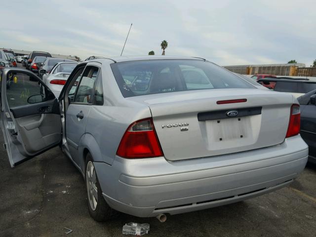 1FAFP34N77W297648 - 2007 FORD FOCUS ZX4 SILVER photo 3