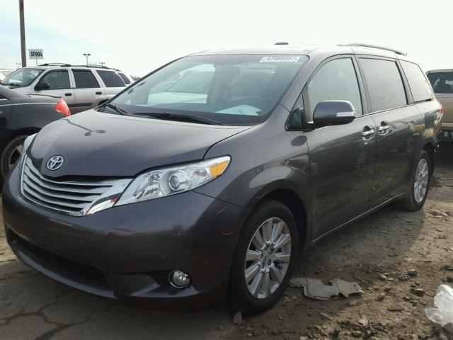 5TDDK3DC5DS059887 - 2013 TOYOTA SIENNA XLE BLUE photo 2