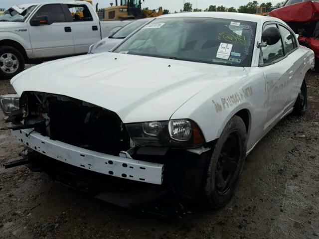 2C3CDXAT1EH367175 - 2014 DODGE CHARGER PO WHITE photo 2