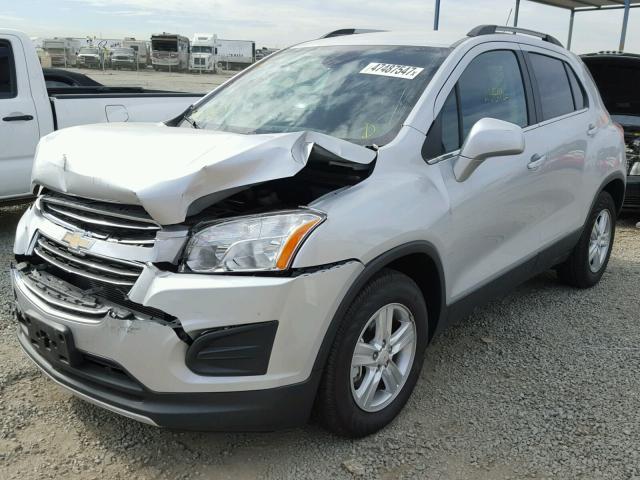 KL7CJLSB5FB084451 - 2015 CHEVROLET TRAX 1LT SILVER photo 2