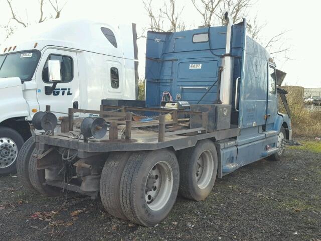 4VG7DARJ0XN766478 - 1999 VOLVO VN BLUE photo 4