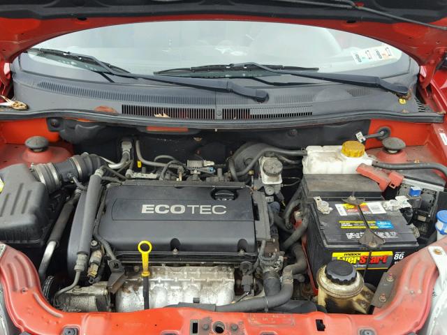 KL1TD56E39B397360 - 2009 CHEVROLET AVEO LS RED photo 7