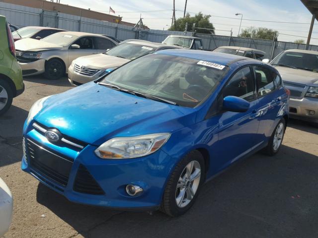 1FAHP3K23CL248170 - 2012 FORD FOCUS SE BLUE photo 2