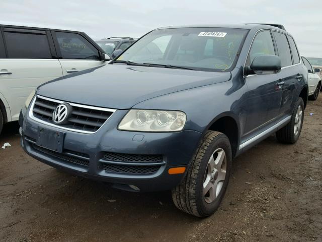 WVGBG77L05D010620 - 2005 VOLKSWAGEN TOUAREG 3. GRAY photo 2