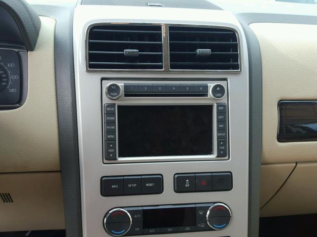 2LMDU88C08BJ37680 - 2008 LINCOLN MKX WHITE photo 9