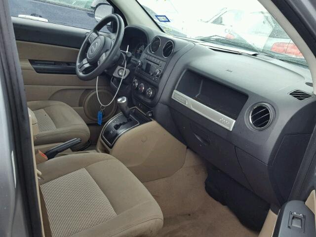 1C4NJCBA9ED844337 - 2014 JEEP COMPASS SP ნაცრისფერი ფოტო 5