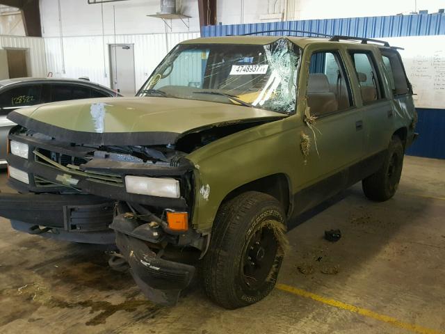 1GNEK13R4VJ378475 - 1997 CHEVROLET TAHOE K150 GREEN photo 2