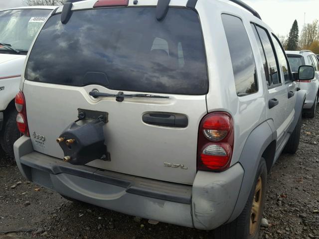 1J4GK48K85W536313 - 2005 JEEP LIBERTY SP SILVER photo 4
