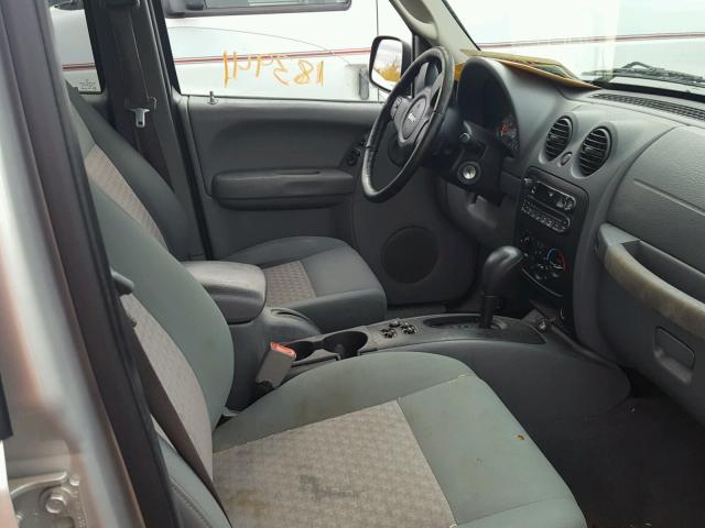 1J4GK48K85W536313 - 2005 JEEP LIBERTY SP SILVER photo 5