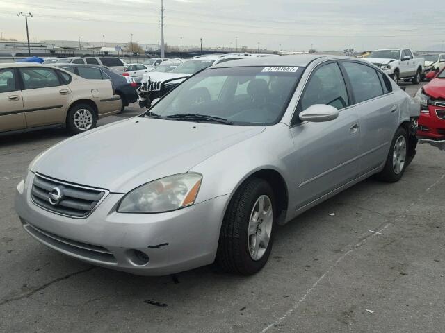 1N4AL11D12C109464 - 2002 NISSAN ALTIMA BAS SILVER photo 2