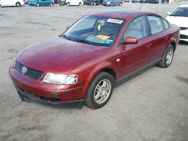 WVWMA23BXYP368003 - 2000 VOLKSWAGEN PASSAT GLS RED photo 2