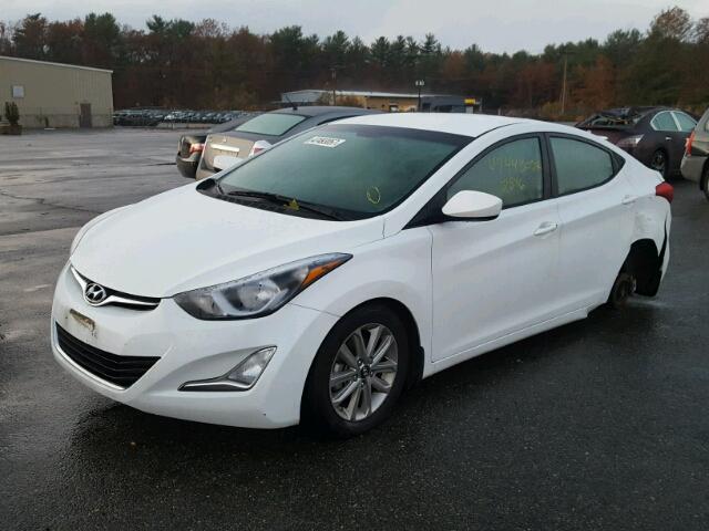 5NPDH4AE6GH774794 - 2016 HYUNDAI ELANTRA SE WHITE photo 2