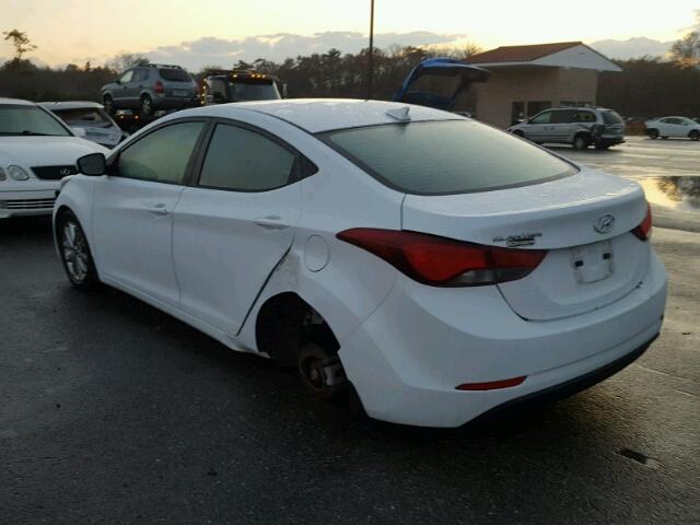 5NPDH4AE6GH774794 - 2016 HYUNDAI ELANTRA SE WHITE photo 3