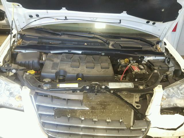 2A4RR6DX0AR148075 - 2010 CHRYSLER TOWN & COU WHITE photo 7