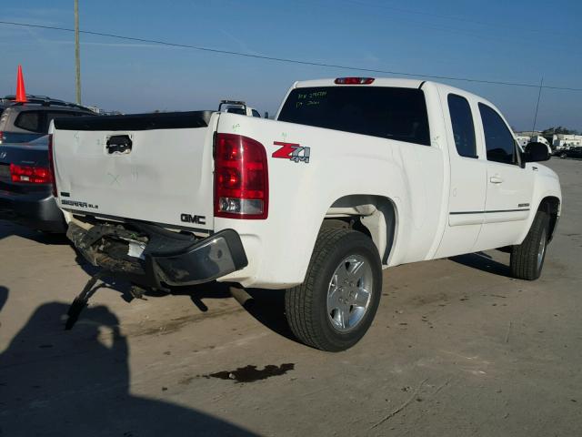 1GTR2VE31BZ174935 - 2011 GMC SIERRA K15 WHITE photo 4