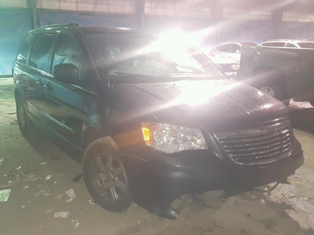 2A4RR5DG8BR682372 - 2011 CHRYSLER TOWN & COU GRAY photo 1