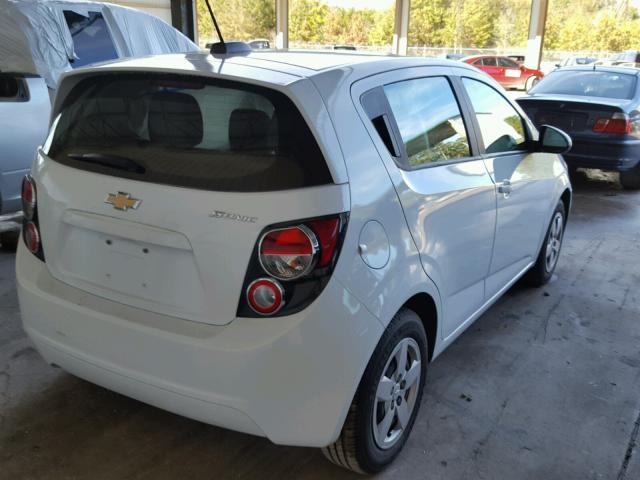 1G1JA6SH6F4190422 - 2015 CHEVROLET SONIC LS WHITE photo 4