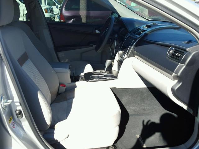 4T1BF1FK5CU075694 - 2012 TOYOTA CAMRY BASE SILVER photo 5