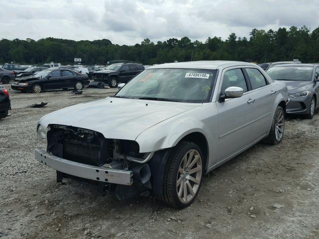 2C3LA63H57H785978 - 2007 CHRYSLER 300C SILVER photo 2