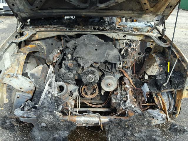 1GKEK63U53J322752 - 2003 GMC YUKON DENA BURN photo 7