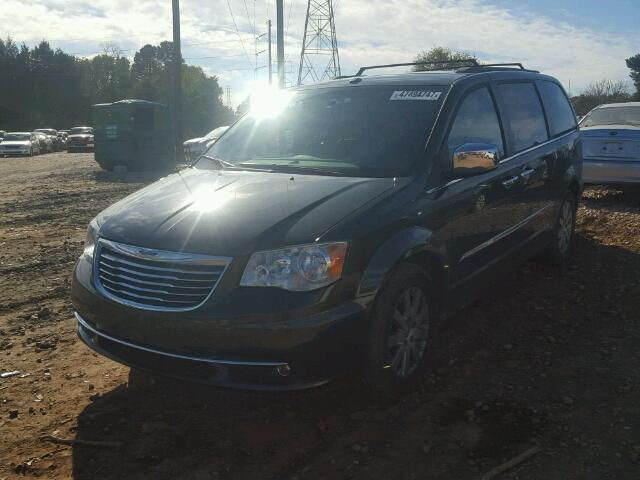 2A4RR8DGXBR761141 - 2011 CHRYSLER TOWN & COU BLACK photo 2