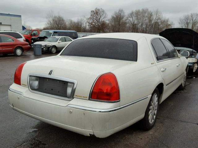 1LNHM81W85Y620799 - 2005 LINCOLN TOWN CAR S WHITE photo 4