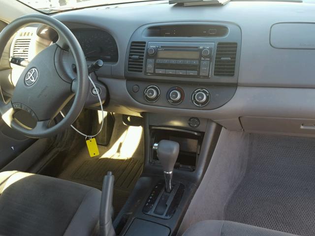 4T1BE32K65U103736 - 2005 TOYOTA CAMRY LE ვერცხლისფერი ფოტო 9