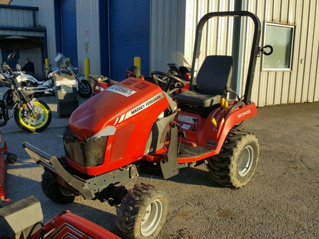 JTC04105 - 2010 MSF TRACTOR RED photo 2