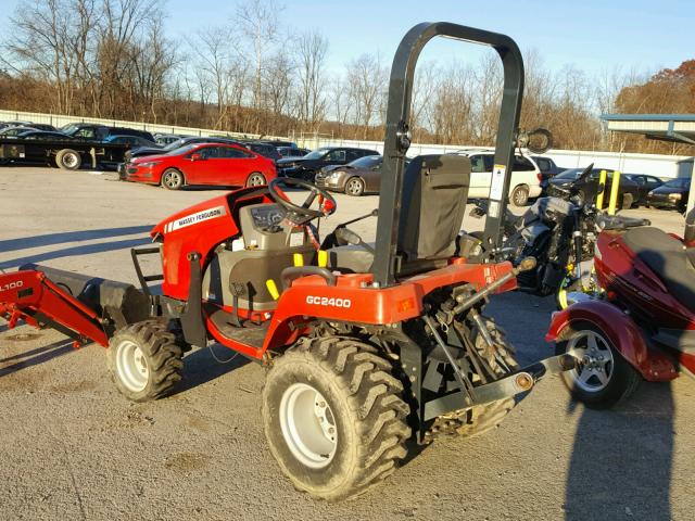 JTC04105 - 2010 MSF TRACTOR RED photo 3