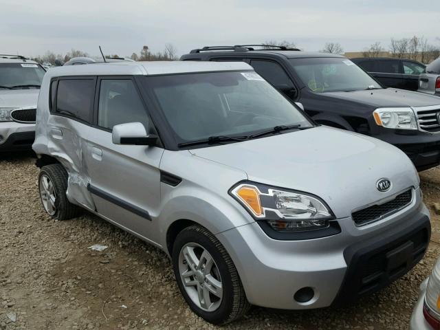 KNDJT2A24A7703987 - 2010 KIA SOUL + SILVER photo 1